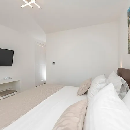Apartament Tadic *